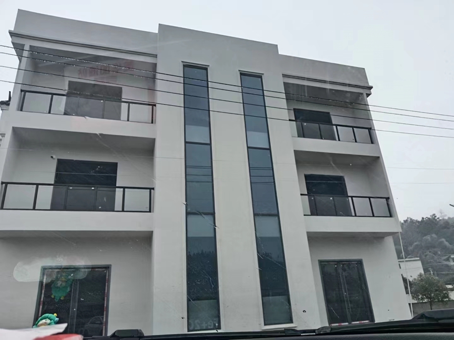 輕鋼別墅的窗戶用什么規格的好？