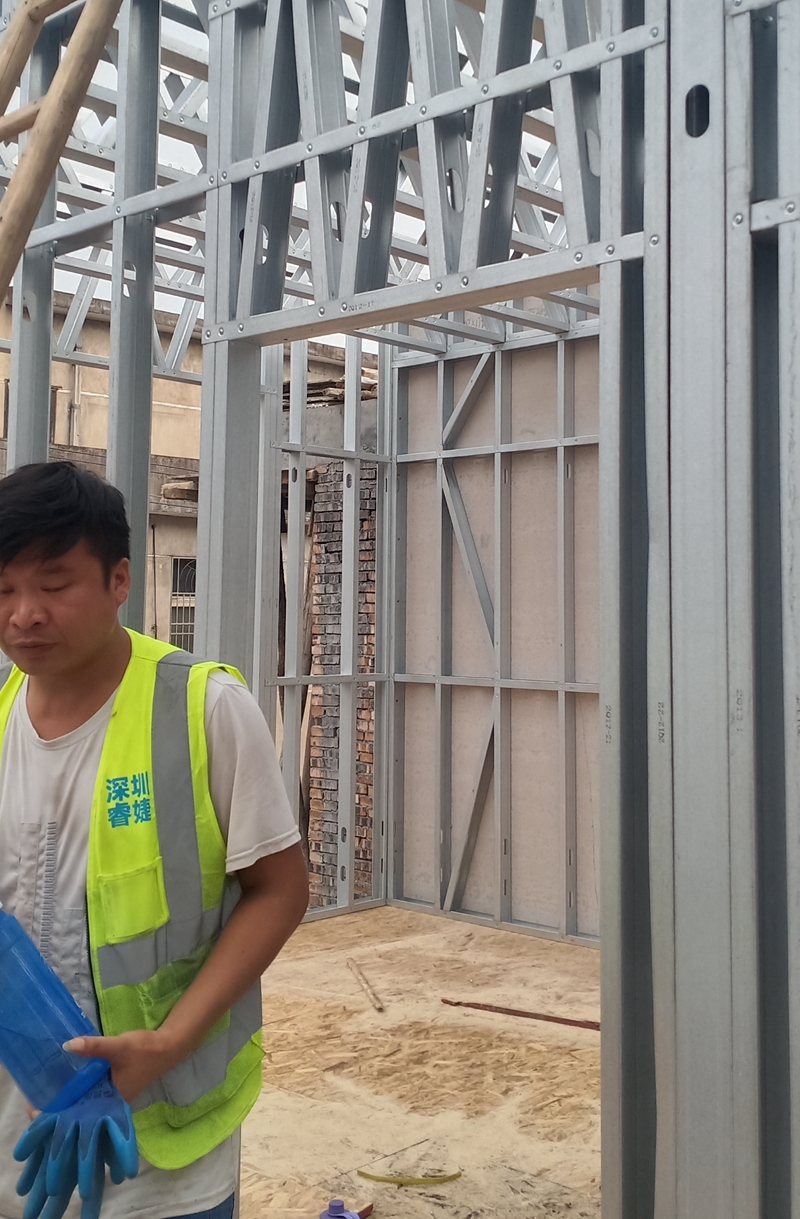 一棟兩層200平方的輕鋼別墅需要多少人施工？(圖2)