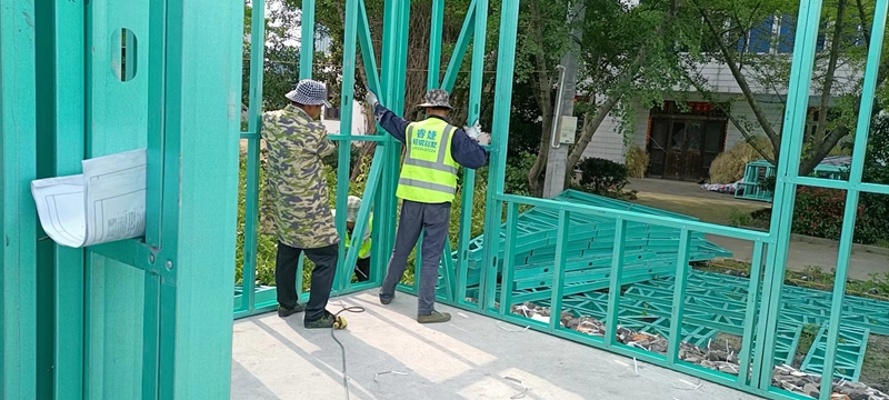 睿婕輕鋼別墅施工人員